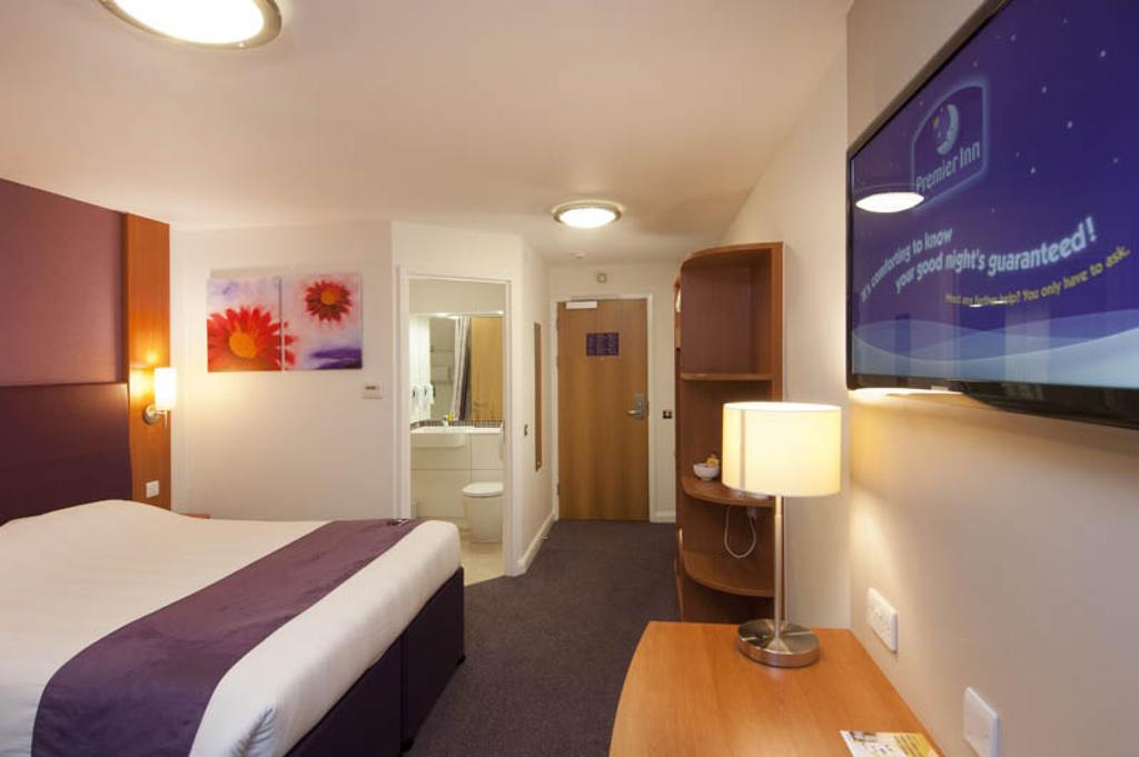 Premier Inn Stratford Upon Avon Waterways Exterior foto