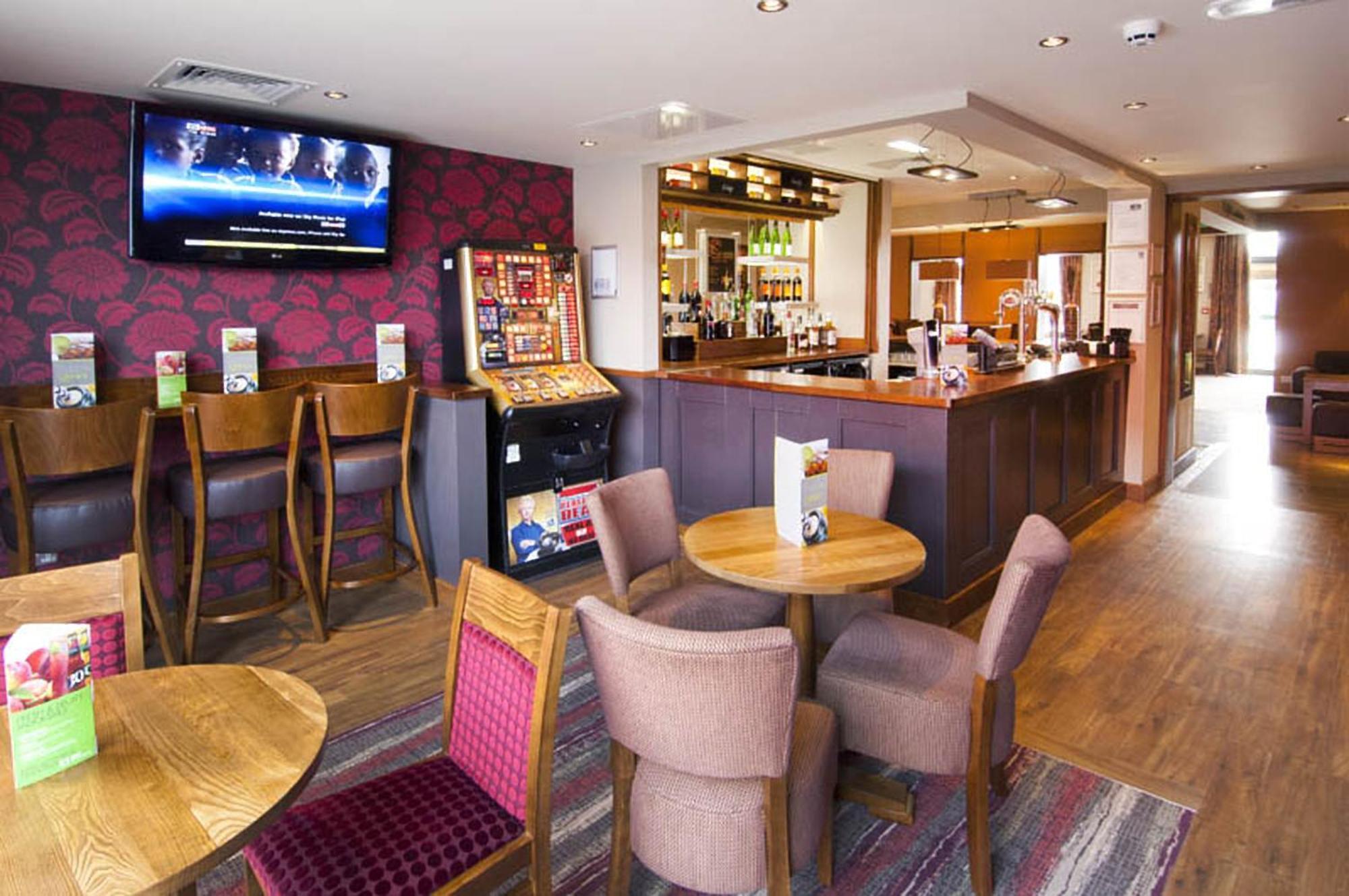 Premier Inn Stratford Upon Avon Waterways Exterior foto